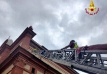 Maltempo in Liguria, fulmine sulla chiesa di Santa Maria Maggiore a Cogoleto Cogoleto vigili del fuoco chiesa
