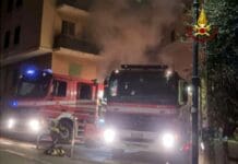 Genova, incendio in un deposito per moto d’acqua a Sturla incendio via Tritone Sturla