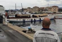 Savona, yacht di lusso sversa carburante in mare, arriva la Guardia Costiera Savona carburante in mare Yacht