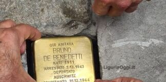 Genova, il sindaco Marco Bucci ricorda Bruno De Benedetti deportato a Keufering Pietra inciampo Bruno De Benedetti Genova