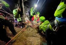 Lorsica, coppia in auto precipita in un dirupo Finale Ligure rocciatori salvati