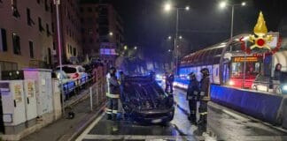 Genova, auto si ribalta in corso Europa: una donna all’ospedale auto ribaltata corso Europa Genova