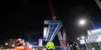 Genova, posizionato nella notte il cavalcavia di San Benigno cavalcavia san Benigno Genova