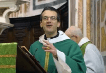 Don Giulio Mignani sospeso per l’apertura a matrimoni gay ed eutanasia, Bonassola lo difende Don Giulio Mignani Bonassola