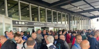 Genova, aeroporto bloccato da lavoratori Ansaldo: pesanti disagi