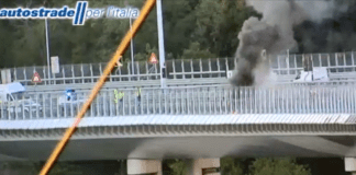 Genova, auto in fiamme sul nuovo ponte, code in autostrada incendio ponte San Giorgio