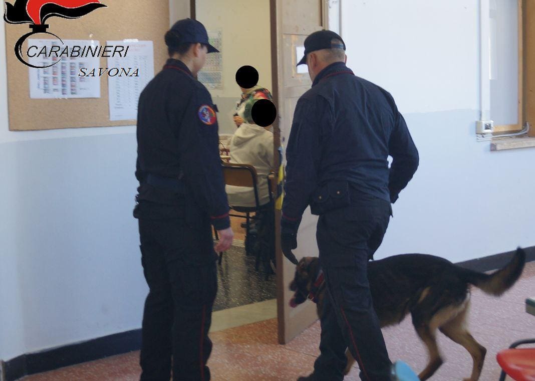 Carabinieri cani antidroga cinofili Savona scuola