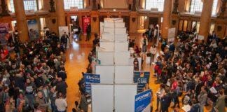 Genova, torna il Career Day alla Borsa, 64 aziende cercano 700 persone Career day Genova Orientamenti