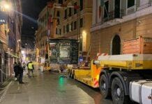 Genova, rimossa nella notte l’edicola di via San Vincenzo abbandonata da anni edicola via San Vincenzo Genova