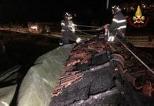 Cogorno, tetto in fiamme, famiglia evacuata incendio tetto Pontedecimo 11 dicembre 2022