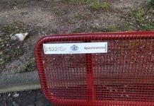 Genova, panchina contro la violenza sulle donne vandalizzata tre volte a Bolzaneto Panchina rossa piazza Rismondo Bolzaneto Genova