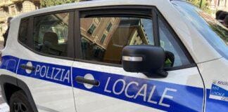 Genova, investe pedone e fugge, trovato ma forse è vittima di una truffa Polizia Locale Genova auto