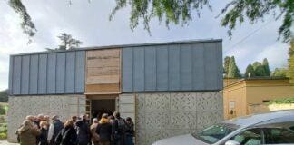 Genova, ultimo saluto a Michele Capozzi al Tempio Laico Capozzo funerale regista Genova