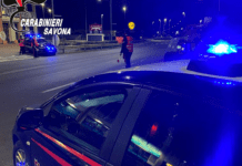 Albenga, aggredito e picchiato in auto in diretta Facebook dopo uso di droga Carabinieri Savona notte