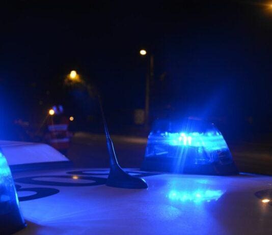 Genova, paura a Rivarolo: picchia la compagna e aizza il cane contro i carabinieri Carabinieri