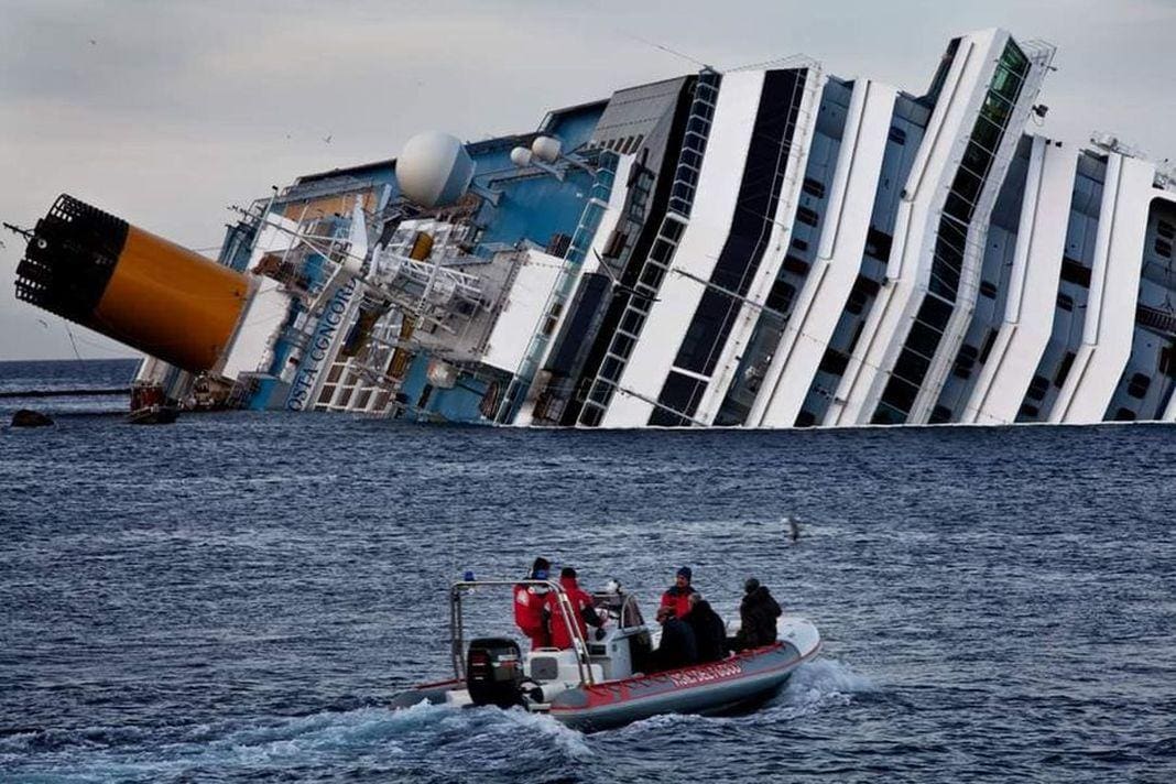 Costa Concordia naufragio isola del Giglio