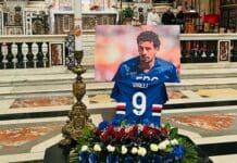 Genova ricorda Gianluca Vialli, cerimonia in chiesa, a Matteotti e maxischermo a De Ferrari Gianluca Vialli chiesa del Gesù Genova