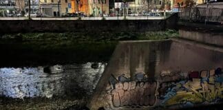 Genova, auto sfonda ringhiera e finisce nel Bisagno in via Bobbio Incidente via Bobbio Marassi genova