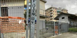 Pegli, il cancello del parcheggio della stazione è di nuovo chiuso Pegli cancello parcheggio stazione