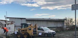 Genova, lavori al parcheggio sulla spiaggia dietro la Pam Voltri lavori posteggio Pam genova