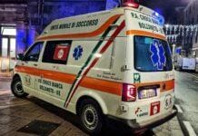 Genova, madre e figlio travolti da una bicicletta in via Fillak ambulanza croce bianca Bolzaneto