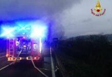 Ceparana, autobus in fiamme, passeggeri salvati dall’autista autobus fiamme Ceparana