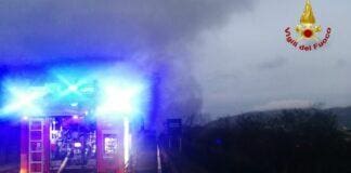 Ceparana, autobus in fiamme, passeggeri salvati dall’autista autobus fiamme Ceparana