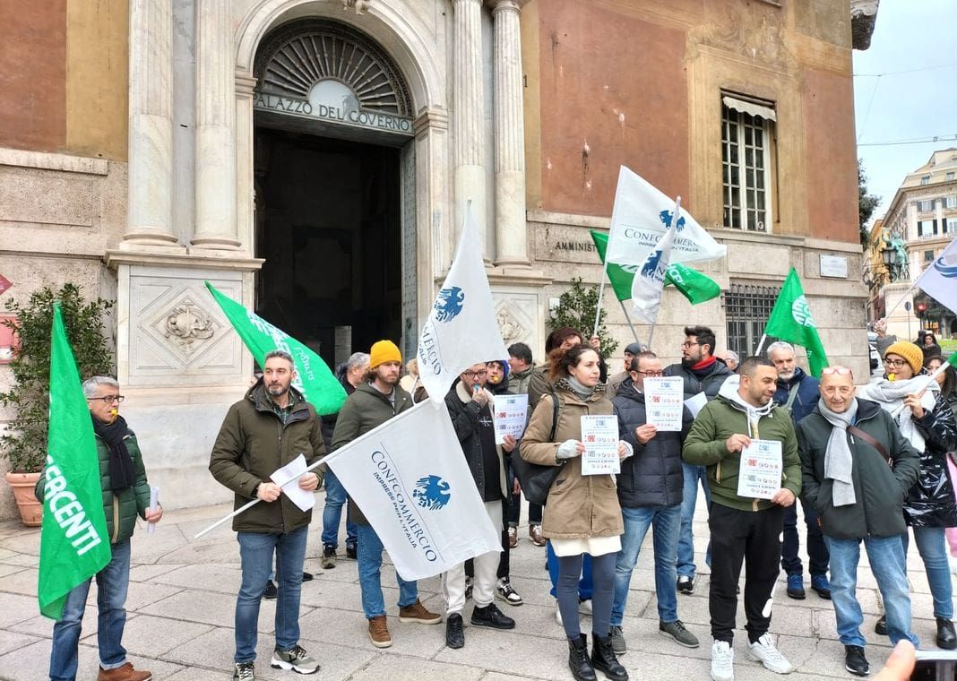 Benzinai Genova protesta