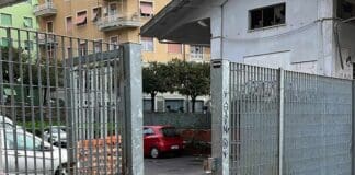 Pegli, riaperto il cancello del parcheggio della stazione, il mistero del lucchetto cancello posteggio stazione Pegli genova