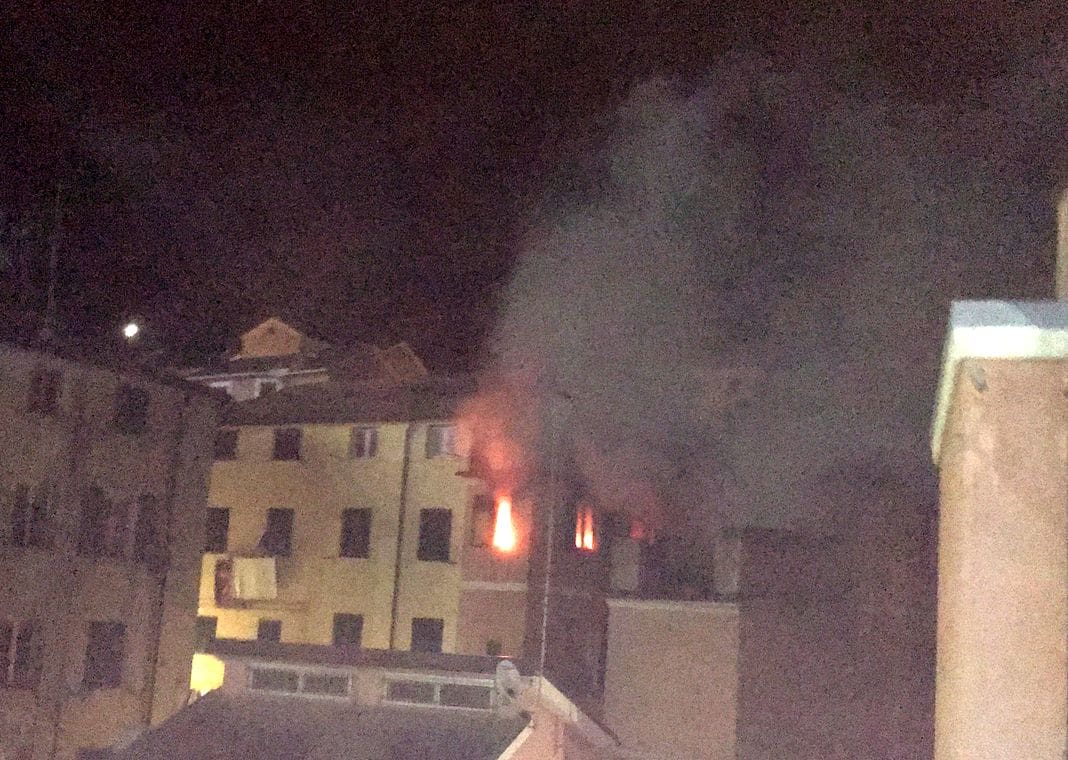 Incendio Voltri salita Nicolò Biagi genova