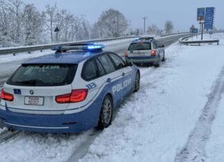 Liguria, in arrivo la neve. Domani anche rischio gelicidio Polizia stradale Autostrada neve