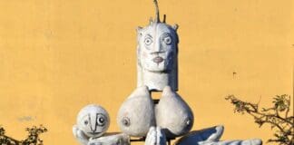 Genova, la statua di Lele Luzzati ai Giardini a lui dedicati e vicino al belvedere Tonino Conte Statua Luzzati Giardini Luzzati Genova