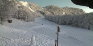 Santo Stefano d’Aveto, torna ancora la neve e torna la statua fallica in diretta web statua fallica Santo Stefano d'Aveto