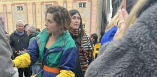 Blanca, si torna a girare nel centro di Genova e cresce la curiosità dei Fan Blanca riprese Genova, piazza De Ferrari