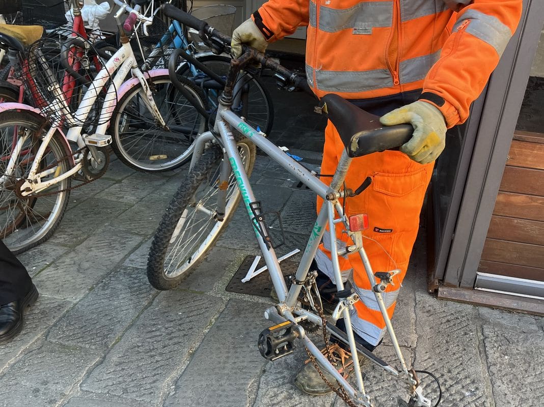 Chiavari rimozione biciclette abbandonate