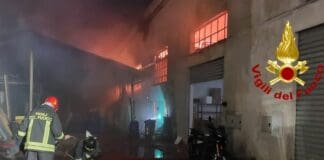 Busalla, incendio in un capannone Busalla incendio 8 febbraio 2023