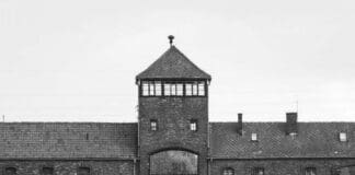 Gli studenti liguri tornano a visitare il lager di Auschwitz-Birkenau