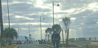 Genova, pista ciclabile in corso Italia, su Facebook la protesta: bici ancora in strada bicicletta corso Italia Genova