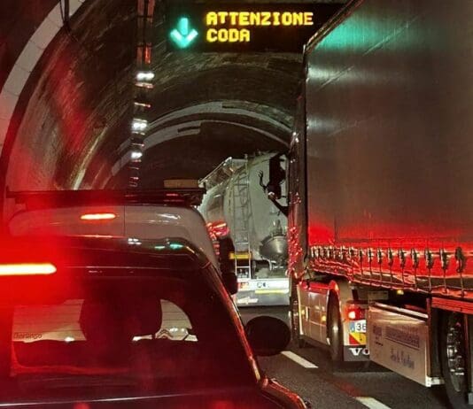 Autostrade, maxi incidente in A26 in serata: un morto e diversi feriti coda Autostrada A10 Liguria