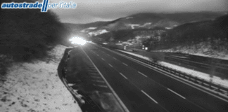 Autostrade, fiocchi di neve sulla A26, vento forte sul resto della rete neve autostrada A26 28 febbraio 2023