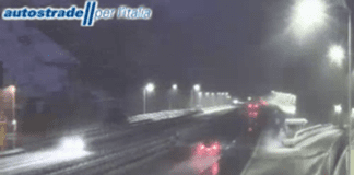 Maltempo in Liguria, neve sull’autostrada A26 tra Voltri e Ovada neve autostrada A26 27 febbraio 2023