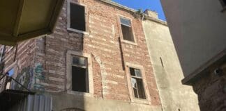 Il Palazzo del Governatore genovese di Galata in vendita ad Istanbul Palazzo Governatore di Galata Istambul