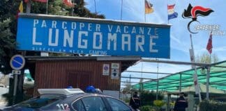 Albenga, incendio al camping Parco Vacanze Lungomare, fermata una persona carabinieri albenga camping Parco Vacanze Lungomare