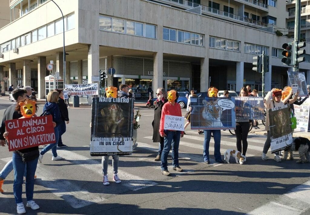 Circo protesta Genova
