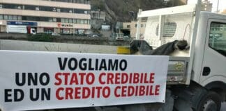 Genova, domani torna la protesta contro i crediti incagliati in edilizia corteo edili crediti fiscali