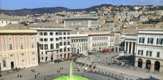 Genova, il Comune denuncerà chi ha colorato di verde la fondana a De Ferrari Fontana De ferrari verde