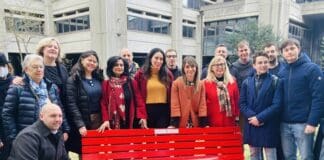 Genova, nella Giornata della Donna una panchina antiviolenza ai Giardini Baltimora panchina rossa giardini Baltimora Genova