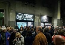 Sampierdarena, folla di persone al presidio di solidarietà alla Pasticceria Quaglia Pasticceria Quaglia Sampierdarena Genova presidio
