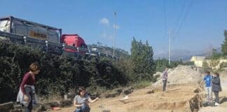 Arenzano, in coda in autostrada con vista sugli scavi archeologici romani scavi archeologici Arenzano coda autostrada