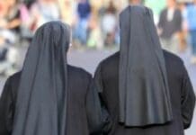 Genova, suora sorpresa in carcere con un cellulare per i detenuti suore